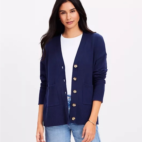 Appleseed's Sweaters - Appleseed's navy blue boyfriend cardigan sweater sz L v neck gold buttons